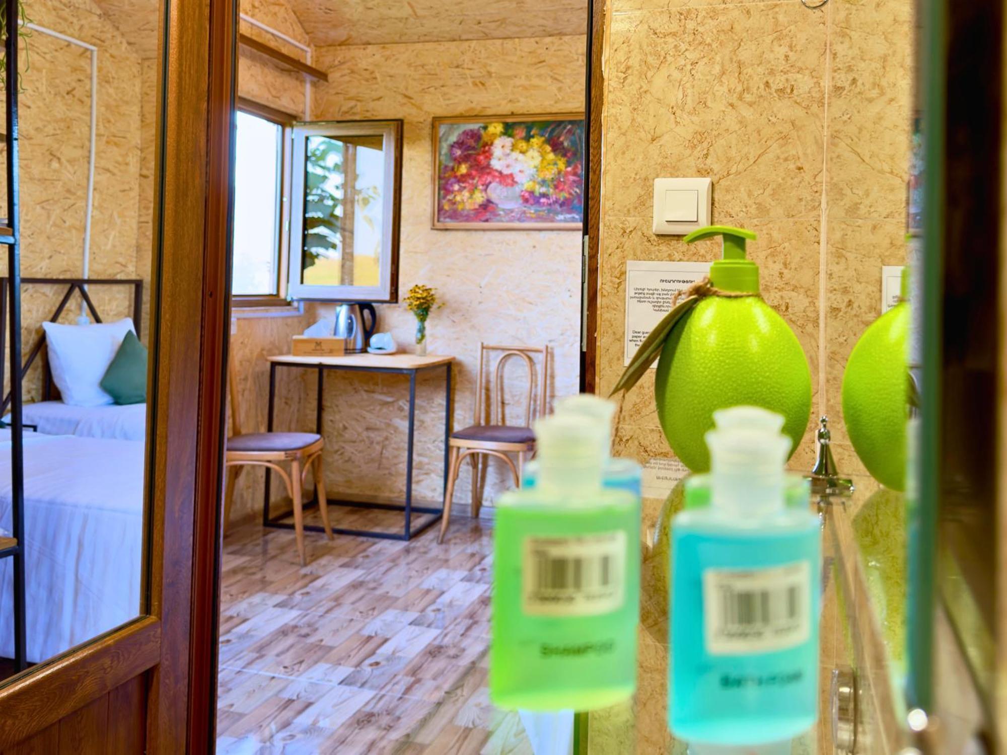 Kanach tun Yenokavan Zimmer foto
